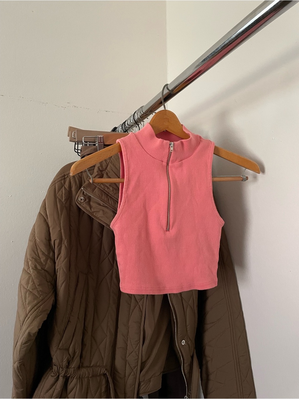 3/$15 Zara Coral Pink Sleeveless Zip Crop Top